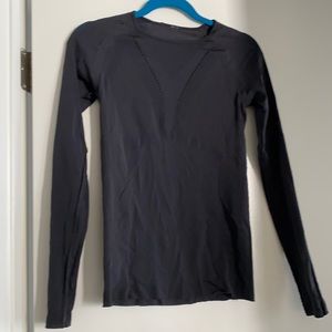 Lululemon long sleeve top size 8 black